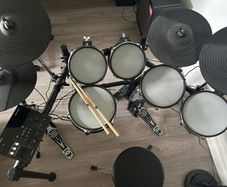 Millennium MPS-850 Electronic Drum Kit