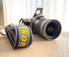 Nikon F55 35mm SLR Camera + Nikkor 28-100mm f/3.5-5.6G Lens