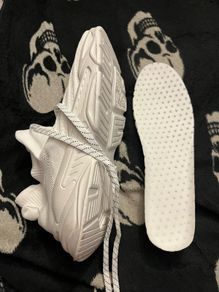 White runners training shoes size 39