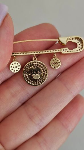 Brooch-pin Chanel (uniform)