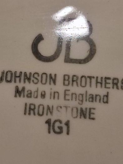 Rare find 15 pieces set Johnson Brothers Ironstone, Pattern 1H1, Vintage Set Of 4 cups and saucers with side plates ,milk jug ,sugar bowl and large oval platter plate Swirl Edge, Platinum Trim