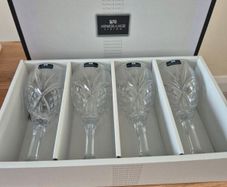 Newgrange new in box 4 wine glasses