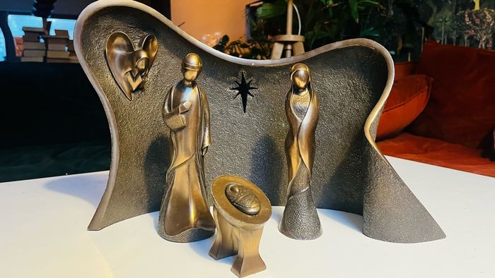 Genesis Ornamental Crib