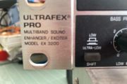 Behringer EX3200