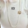 Long pearl necklace Image 4