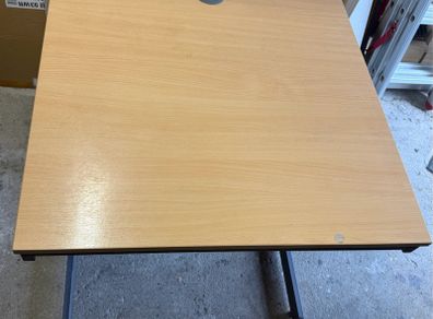 Office desk - Compact and sturdy