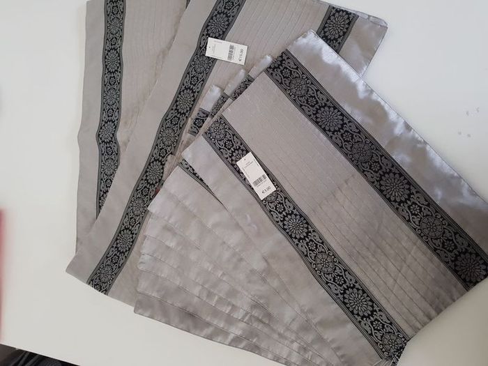 Silver Table Runner and 8 Placemats