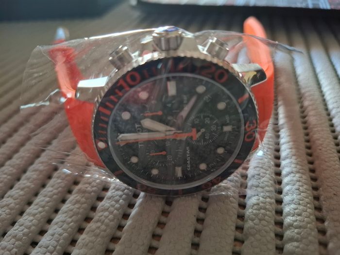 Tissot Seastar 1000 Quartz Watch New In Box