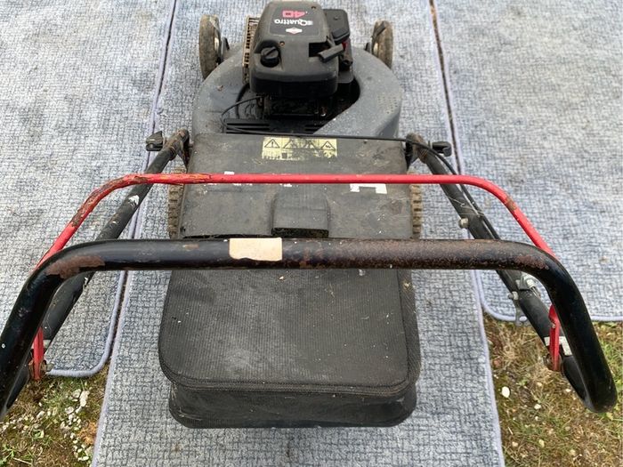 Briggs & Stratton Harry Quattro 40 petrol lawnmower