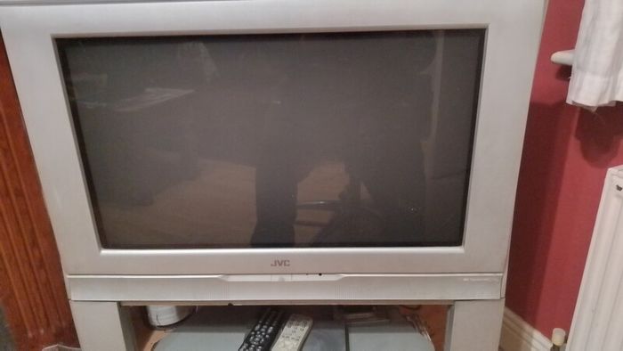 JVC 32 Inch CRT TV Wide screen Flat screen