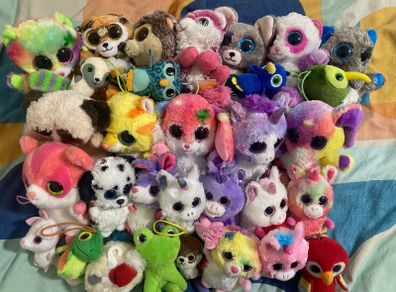 30 soft toys. Most of them Motsu beanie boos in different sizes
