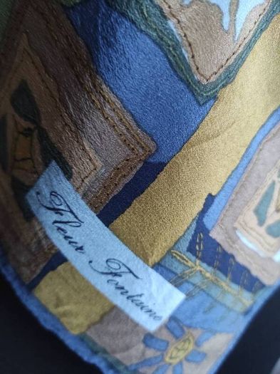 Vintage Fleur Fontaine silk scarf