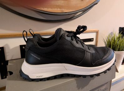 Clarks trek waterproof trainers