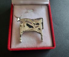 Minimalist Silver Tone Bull Brooch Modernist Abstract Cow Pin  Hand-Hammered Finish Unique Farm Animal Jewelry