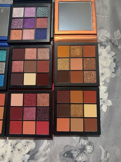 Huda beauty obsession eye shadow palette