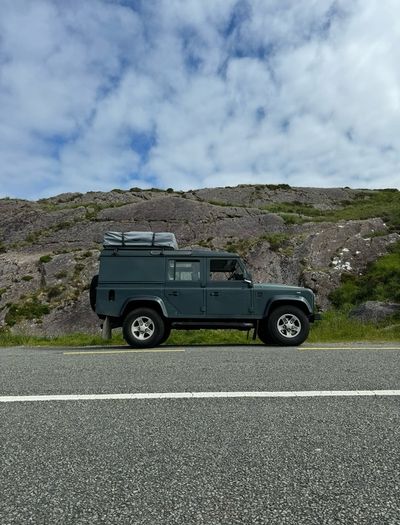 Thule Roof Tent with annex and roof bars for Defender