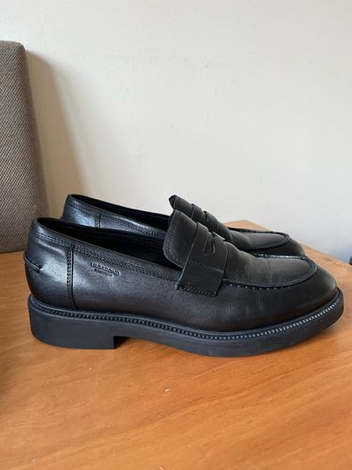 Vagabond Alex Black leather loafer