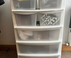 Shoes storage unit
