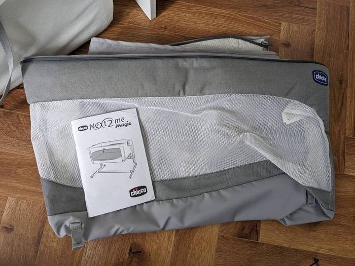 Chicco Next2Me Magic Co-Sleeper Crib (Cool Grey) - Great Condition in Travel Bag