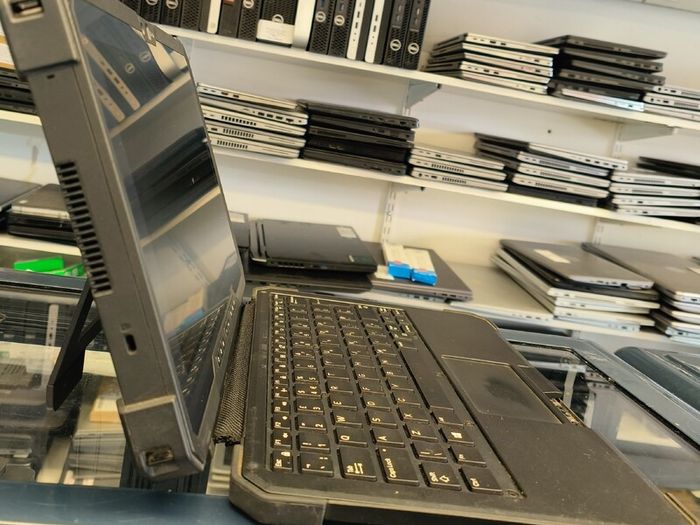 DELL Latitude 7220 Rugged Extreme Tablet with Keyboard, Intel Core i7-8665U 16GB 500GB SSD Windows 11 Pro TOUCH