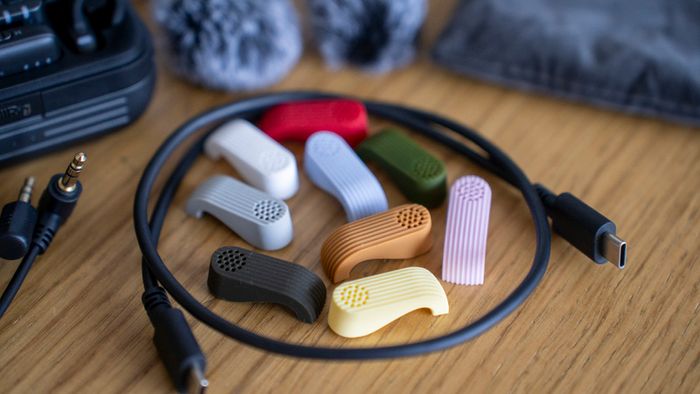 SmallRig 5716 S70 Wireless Microphone with Multi-Device Compatibility (2 TX + 2 RX + Charging Case + 9 Mic Covers)