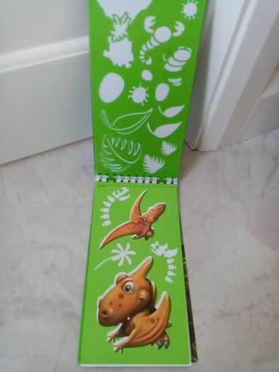 Design your own Dinosaur Sketchbook