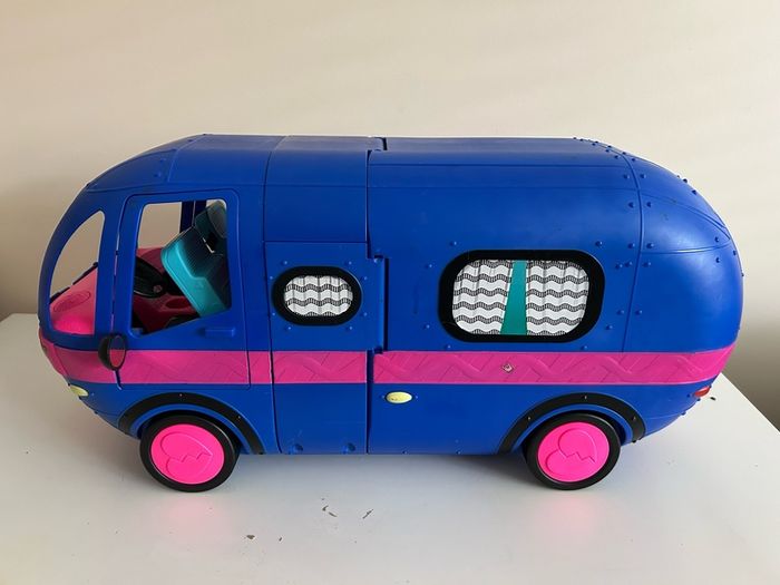 LOL dolls camper van