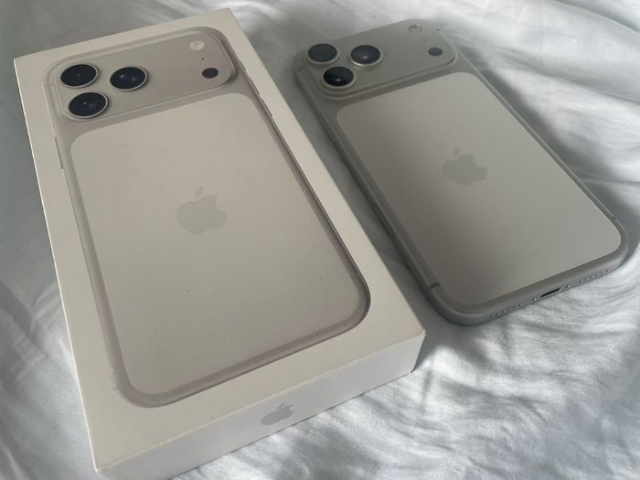 SIM Free iPhone 17 Pro Max 5G 256GB AI Phone - Silver