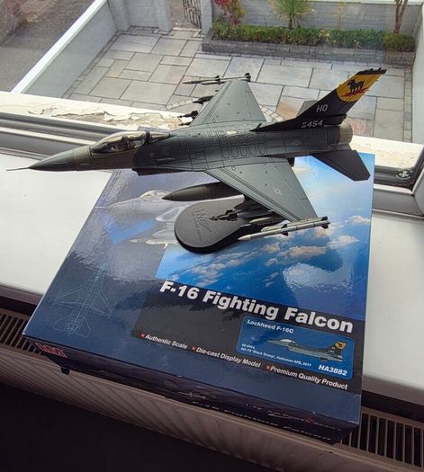 Hobby Master Diecast F16C Fighting Falcon