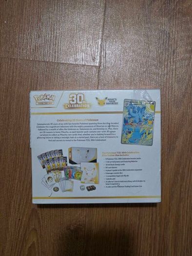 Pokemon TCG: 30th Celebration ETB