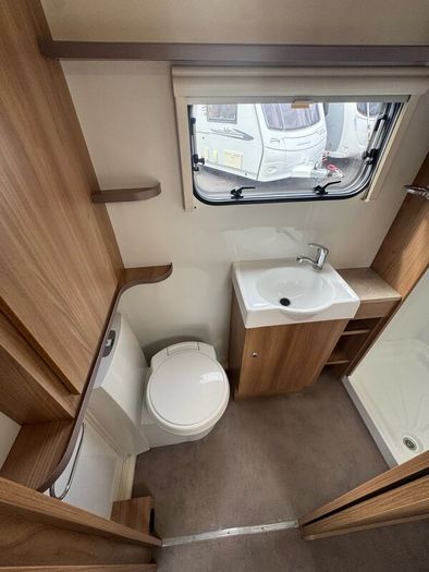 2017 Bailey Pegasus Brindisi - fixed Island - Bed