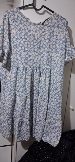 Loads dresses 5 eaxh