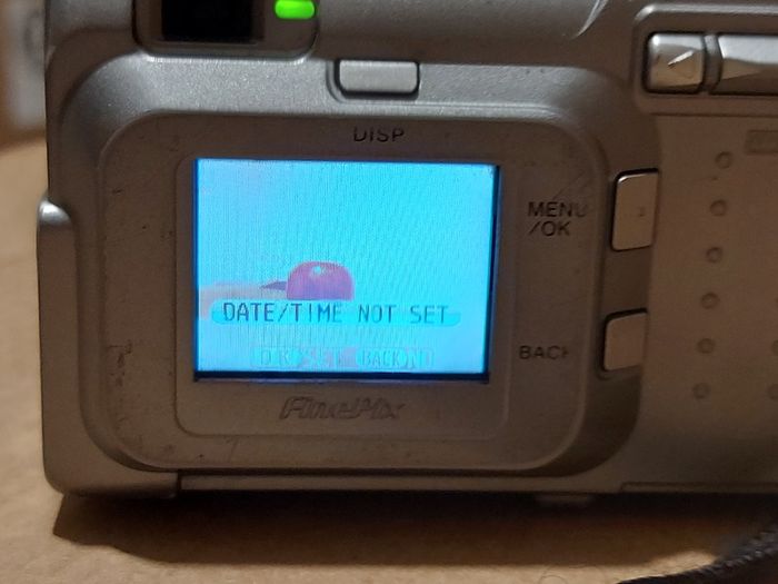 FujiFilm Finepix A210 Digital Camera 3.2MP 2AA Batteries SD Card