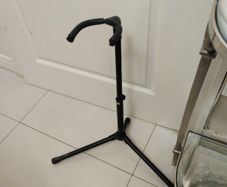 Guitar stand
