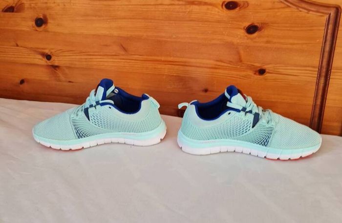 reebok zquick dash Size 5 eu 38 turquoise in excellent condition