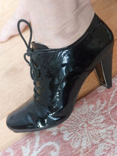 Calvin Kleine patent high