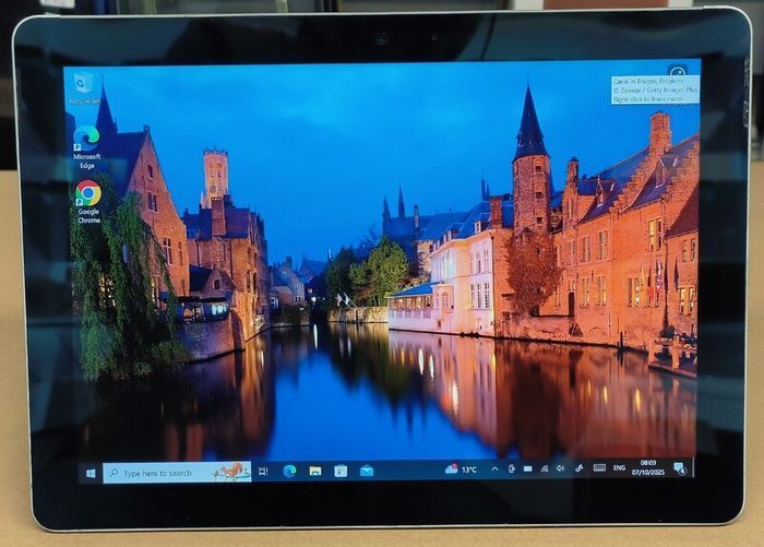 Microsoft Surface Go (1824) - 128GB / 8GB Intel Pentium 4415Y Windows 11 pro/ Used