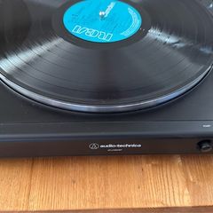 Audio-Technica AT-LP60XBT Bluetooth Turntable
