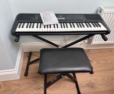 Yamaha YPT 270 including stand and seat