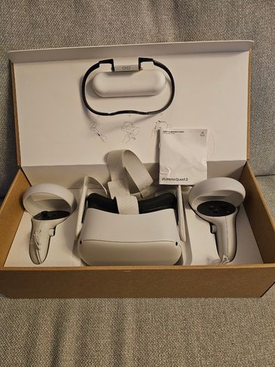 Meta Quest 2 VR Headset (128GB)  Like New