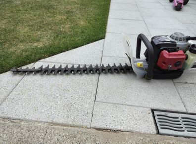 Petrol Hedge Trimmer
