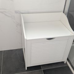 Laundry Chest with Removable Laundry Bag, Stable & Space-Saving