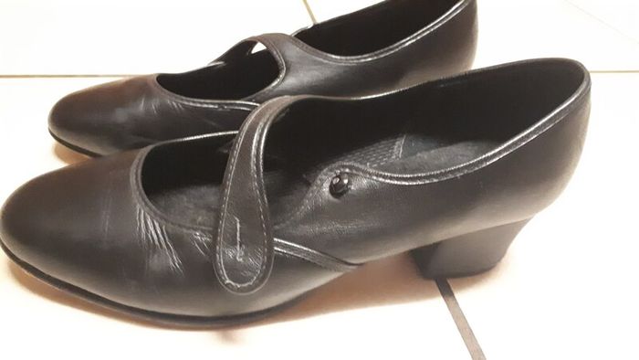 dance shoes