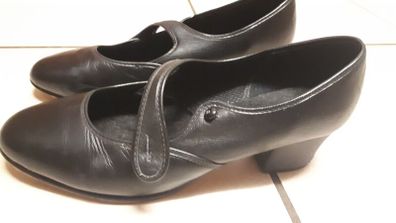 dance shoes