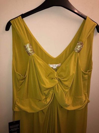 BRAND NEW Evening dress (size 22)