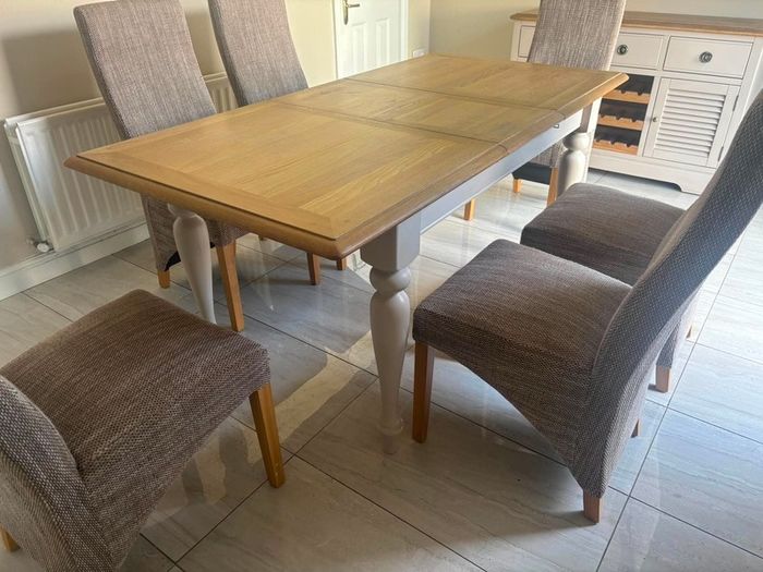 Kitchen Table & Chairs plus Side Unit