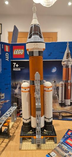 lego city deep space rocket and launcher