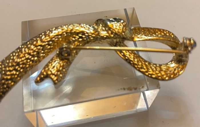 vintage  brooch