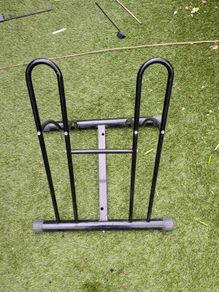 Floor bike stand