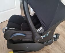Maxi Cosi Easyfix with Base.